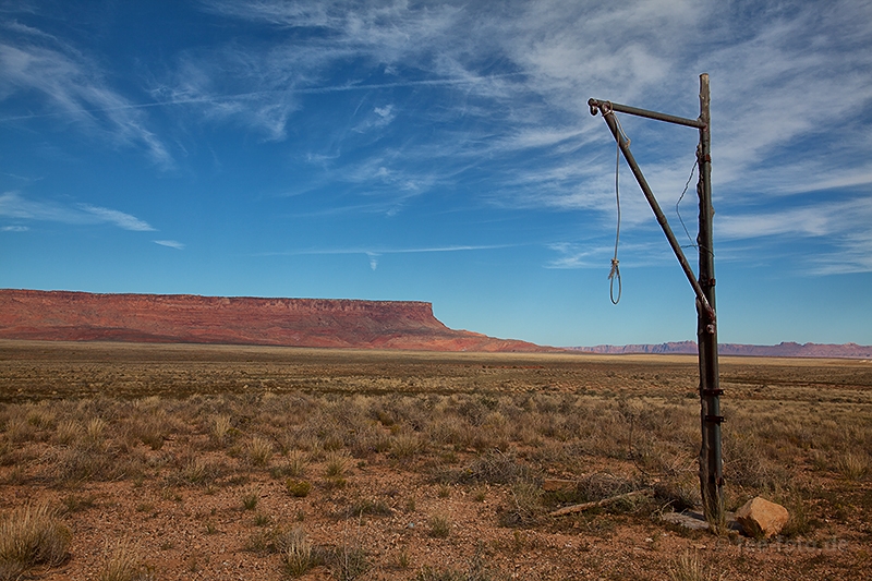 Ein Galgen -mitten im Nirgendwo